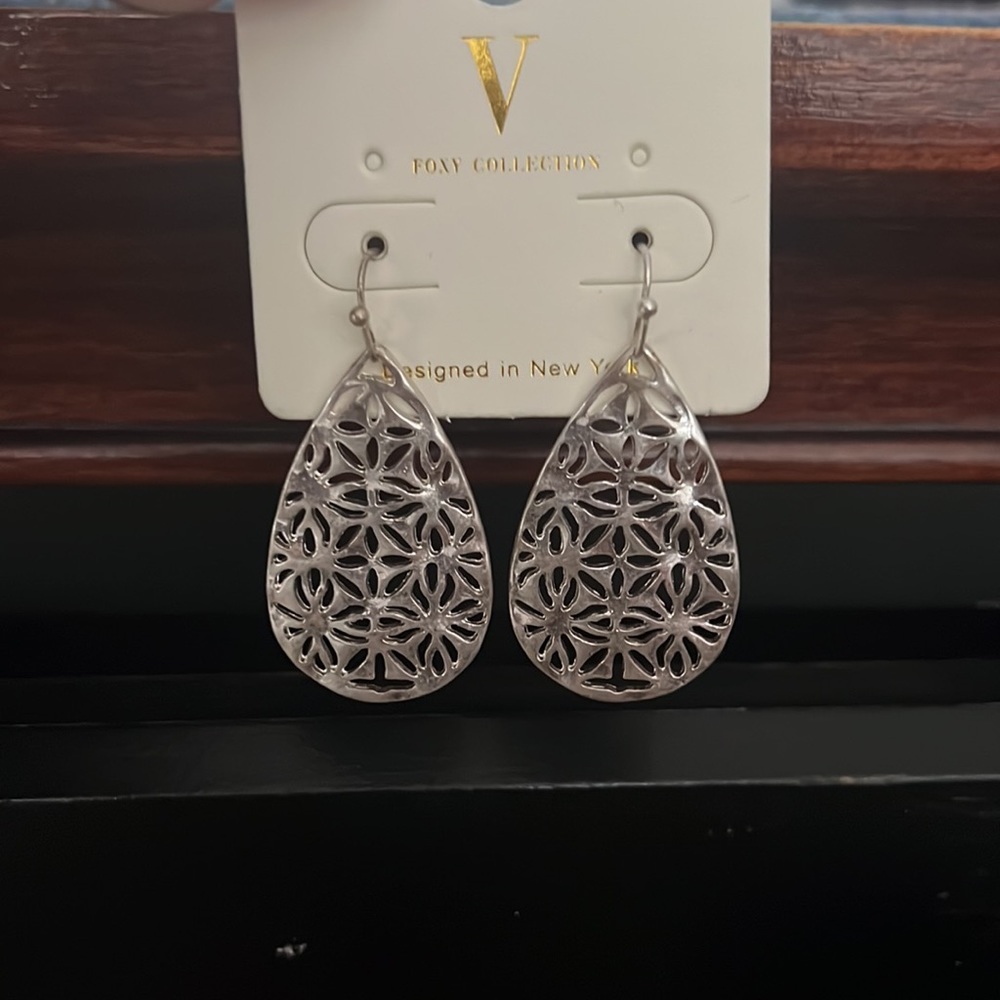 Silver earrings - Picture 3 of 3